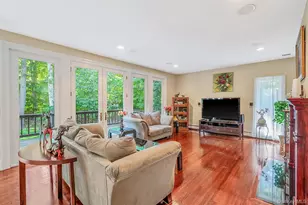589 Landing Ave, Smithtown, NY 11787 - Photo 14