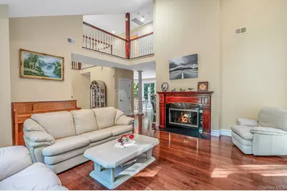 589 Landing Avenue, Smithtown, NY 11787 - Photo 6