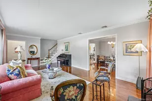 173 Meadbrook Rd, Garden City, NY 11530 - Photo 4