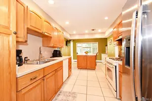 22 Chatham Rd, Commack, NY 11725 - Photo 14