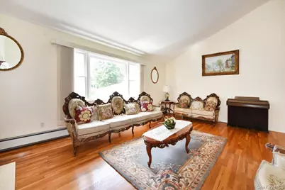 22 Chatham Road, Commack, NY 11725 - Photo 8
