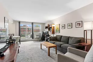 61 Maine Ave, Rockville Centre, NY 11570 - Photo 2
