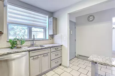 202 Kearsing Parkway, Monsey, NY 10952 - Photo 4