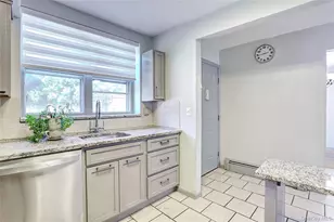 202 Kearsing Pkwy, Monsey, NY 10952 - Photo 4