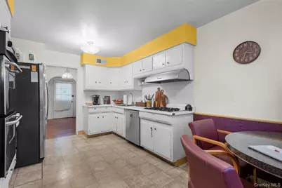 76 Soundview Avenue, White Plains, NY 10606 - Photo 14