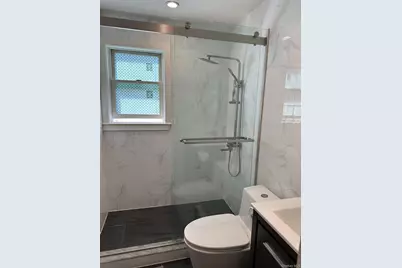 32 Waterview Place, Lynbrook, NY 11563 - Photo 6