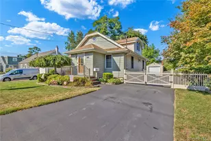 245 N 7th St, Lindenhurst, NY 11757 - Photo 2