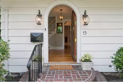 15 Lyons Place, Larchmont, NY 10538 - Photo 2