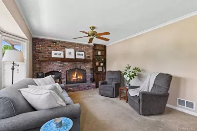33 Cornell Street, East Northport, NY 11731 - Photo 8