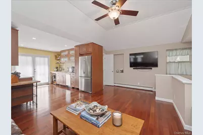 215 S 16th Street, Lindenhurst, NY 11757 - Photo 6