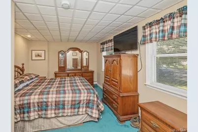 215 S 16th Street, Lindenhurst, NY 11757 - Photo 12