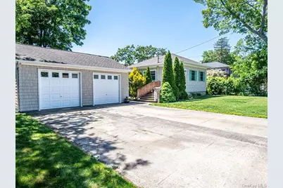 215 S 16th Street, Lindenhurst, NY 11757 - Photo 16