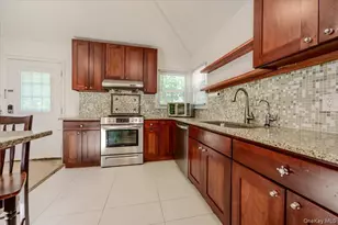 53 Ehrhardt Way, Islandia, NY 11749 - Photo 6