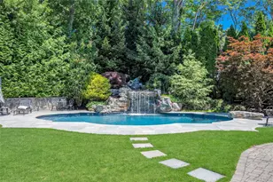 109 Shirley Ct, Smithtown, NY 11787 - Photo 8