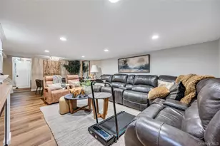 109 Shirley Ct, Smithtown, NY 11787 - Photo 36