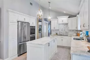109 Shirley Ct, Smithtown, NY 11787 - Photo 20
