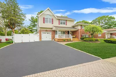 7 Elmwood Road, Deer Park, NY 11729 - Photo 2