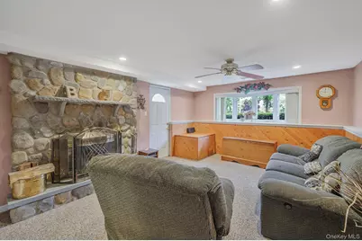 7 Elmwood Road, Deer Park, NY 11729 - Photo 12