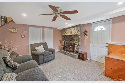 7 Elmwood Road, Deer Park, NY 11729 - Photo 14