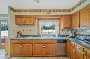 7 Elmwood Rd, Deer Park, NY 11729 - Photo 10