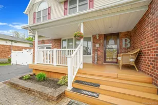 7 Elmwood Rd, Deer Park, NY 11729 - Photo 4