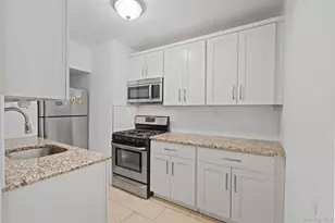 139-15 83rd Ave, Briarwood, NY 11435 - Photo 2
