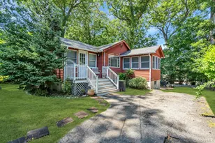 33 Cedar Dr, Miller Place, NY 11764 - Photo 2