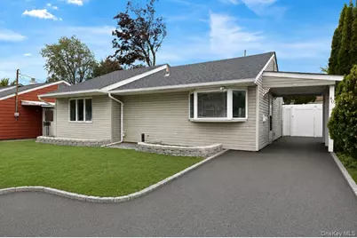 40 Southridge Drive, Glen Cove, NY 11542 - Photo 1