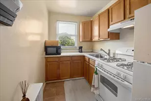 7 Wainwright Ave, Yonkers, NY 10710 - Photo 10