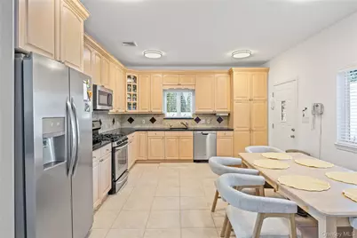 170 McKinley Avenue, Franklin Square, NY 11010 - Photo 6