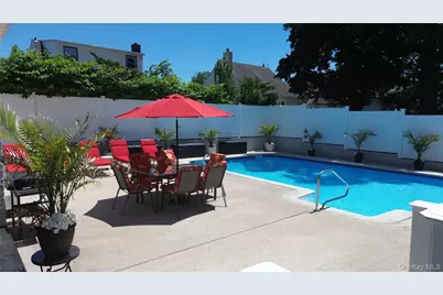 170 McKinley Avenue, Franklin Square, NY 11010 - Photo 2