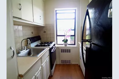 1 Fisher Drive #520, Mount Vernon, NY 10552 - Photo 6
