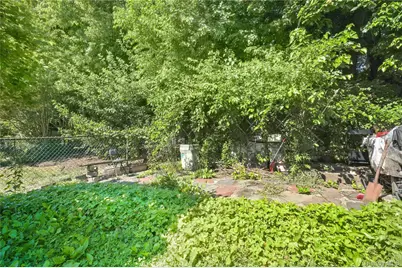 67-10 Selfridge Street, Forest Hills, NY 11375 - Photo 38