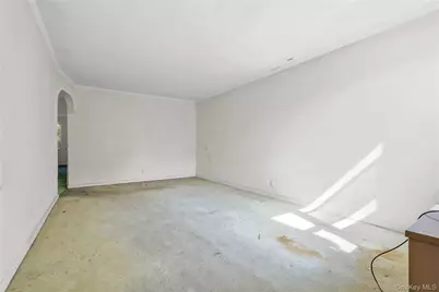 67-10 Selfridge Street, Forest Hills, NY 11375 - Photo 18