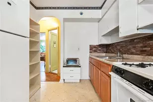 67-10 Selfridge St, Forest Hills, NY 11375 - Photo 8