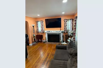 1020 Garden Place, Baldwin, NY 11510 - Photo 4