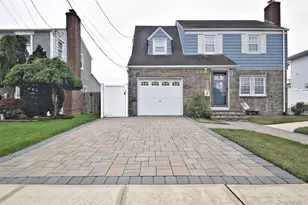 1020 Garden Pl, Baldwin, NY 11510 - Photo 2