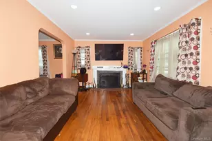 1020 Garden Pl, Baldwin, NY 11510 - Photo 4