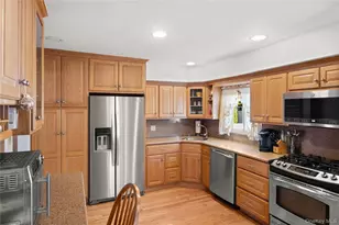 162 N Elm St, Massapequa, NY 11758 - Photo 36