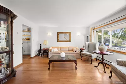 162 N Elm Street, Massapequa, NY 11758 - Photo 8