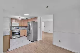 685 Blue Ridge Rd, Medford, NY 11763 - Photo 6