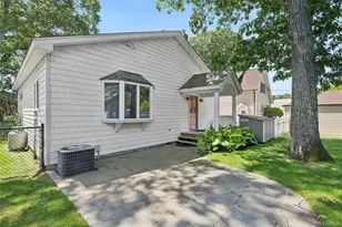 54 Breezy Point Rd, Wading River, NY 11792 - Photo 14