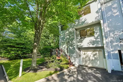12 Evan Court, Nanuet, NY 10954 - Photo 2