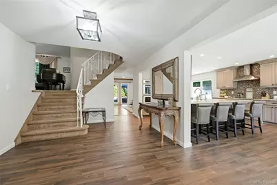 10 Mansfield Lane S, East Northport, NY 11731 - Photo 4