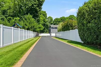10 Mansfield Lane S, East Northport, NY 11731 - Photo 44