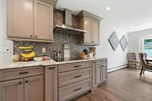 10 Mansfield Ln S, East Northport, NY 11731 - Photo 8