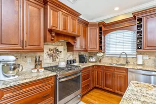 11 Coventry Ln, Smithtown, NY 11787 - Photo 16
