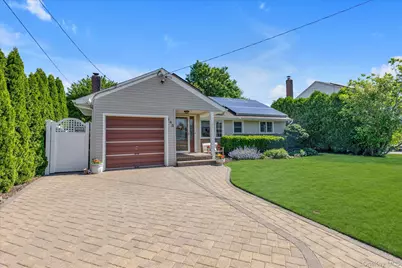 146 Saint Marks Place, Massapequa, NY 11758 - Photo 16