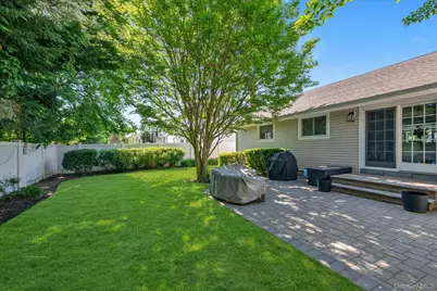 146 Saint Marks Place, Massapequa, NY 11758 - Photo 14