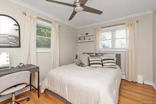 146 St Marks Pl, Massapequa, NY 11758 - Photo 10